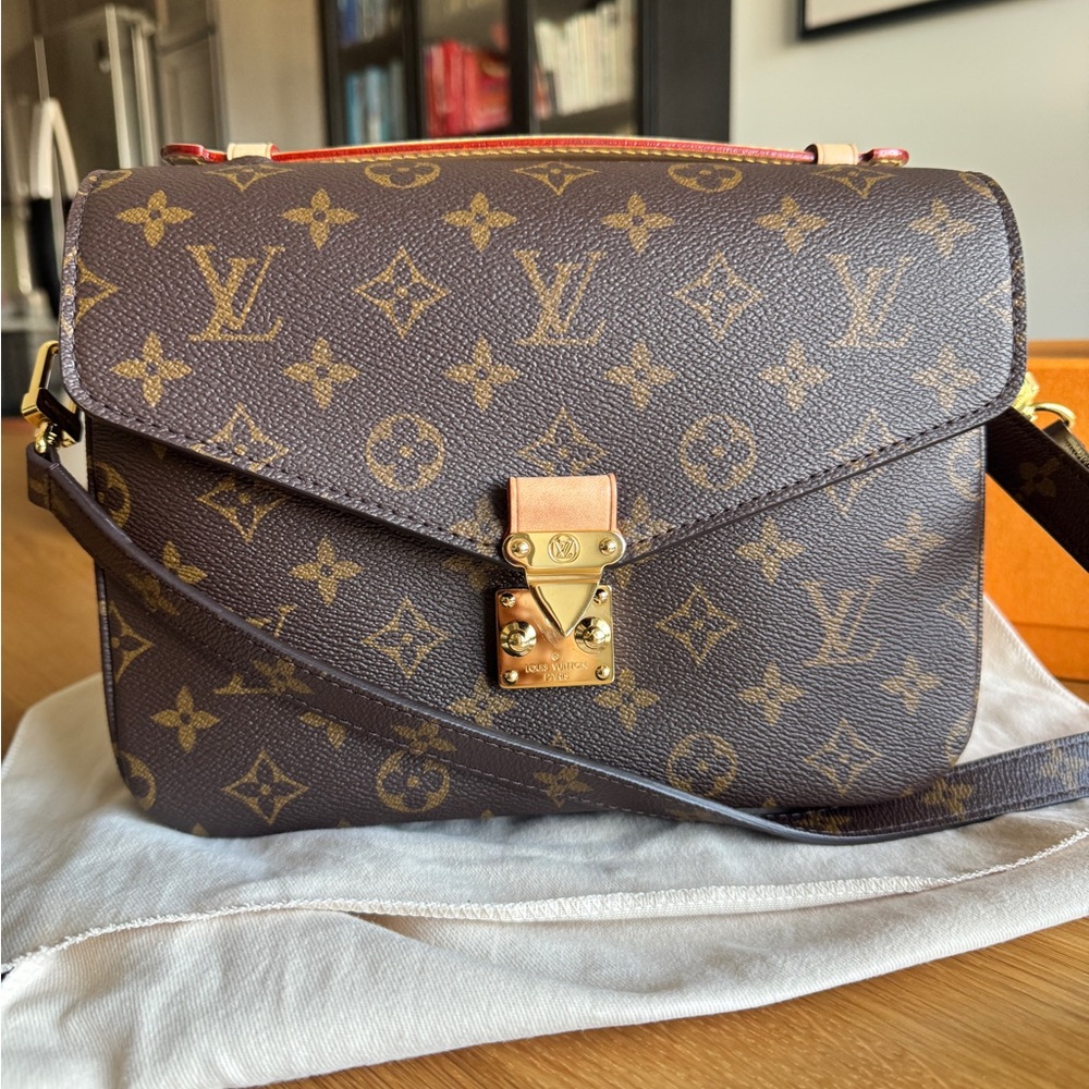 LOUIS VUITTON POCHETTE MÉTIS IN MONOGRAM CANVAS (ORIGINAL SIZE)